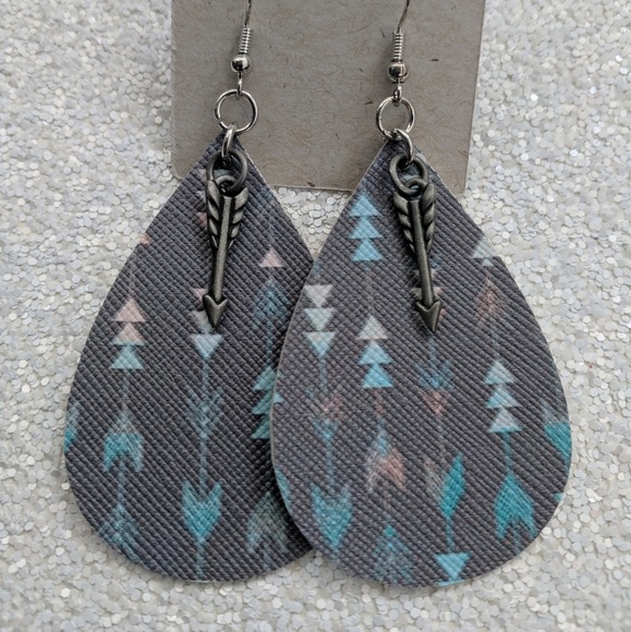 Jewelry - Arrow Earrings